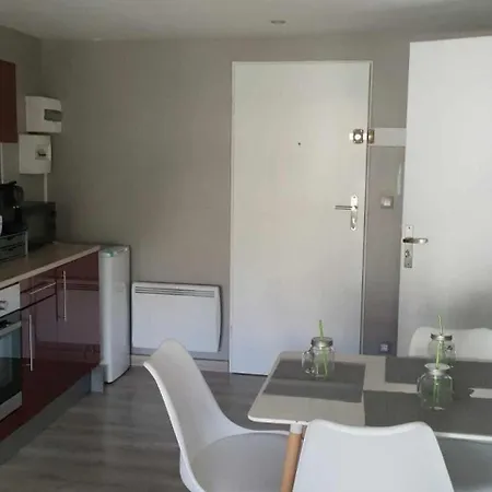 Joli Studio Une Piece 15Min A Pied Centre Depinal 4 Personnes Grace Au Canape Lit, Parking Prive Gratuit Et Parking Exterieur Gratuit Machine A Laver Tv Wifi Machine A Cafe Linge De Lit Et Serviettes Fournis Chantraine Exterior foto