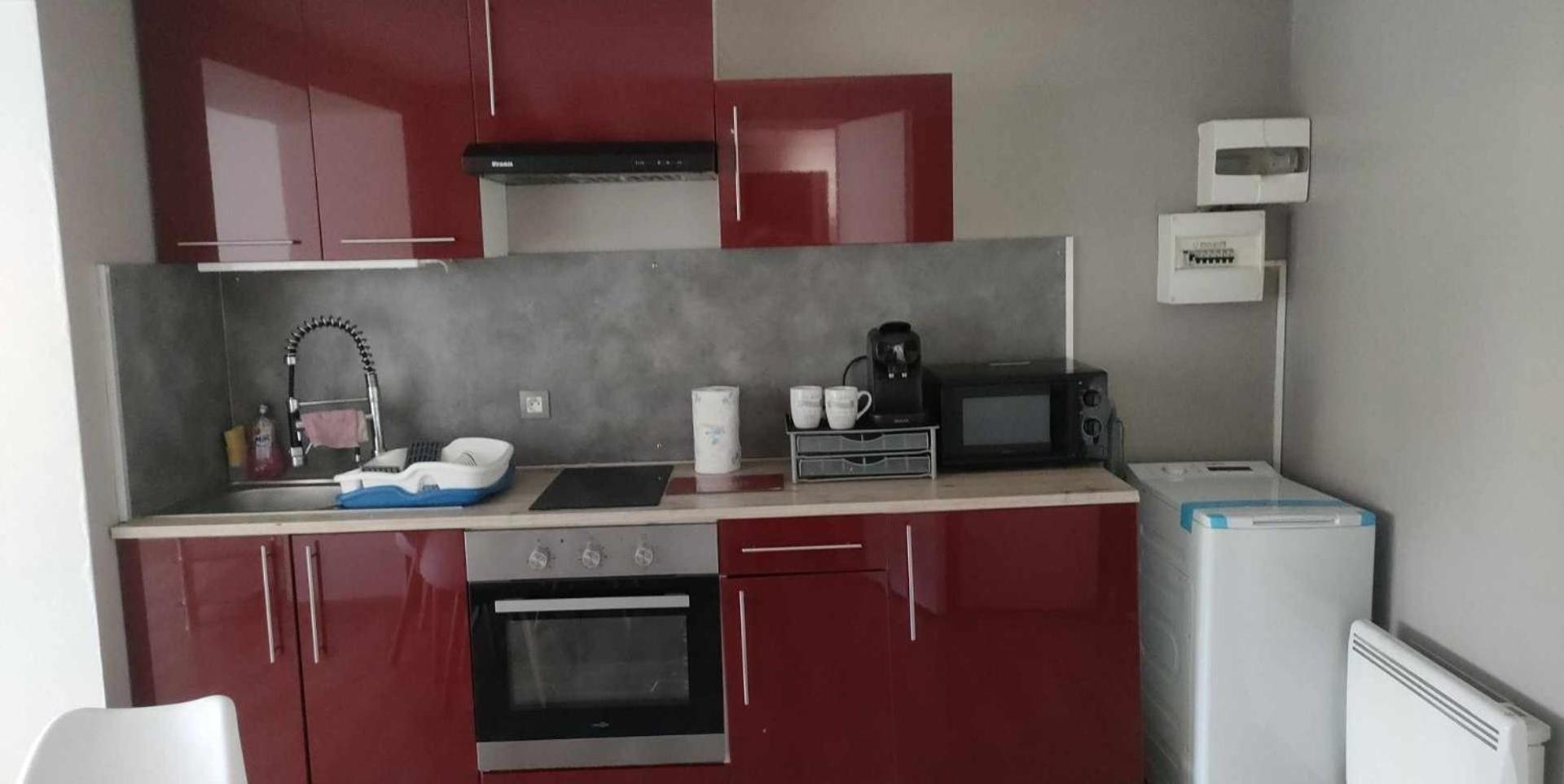 Apartment Joli Piece 15min A Pied Centre Depinal 4 Personnes Grace Au Canape Lit, Parking Prive Gratuit Et Parking Exterieur Gratuit Machine A Laver Tv Wifi Machine A Cafe Linge De Lit Et Serviettes Fournis